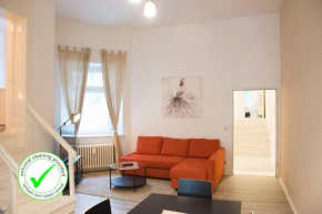 Berlin Mitte 4 BR apartment with A/C 24/7 check-in